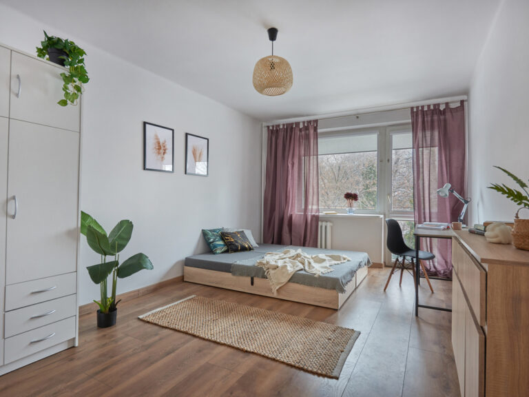 Wnętrze mieszkania przy ul. Dąbrowskiego 25 w Rzeszowie, podnajęte przez Niezłe Lokum. Zyskało znacznie na wartości dzięki profesjonalnej opiece nad nieruchomościami.